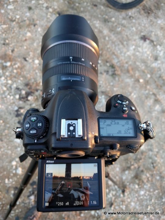 Alle knöpfe der linken Seite sind nun beleuchtet: Nikon D500