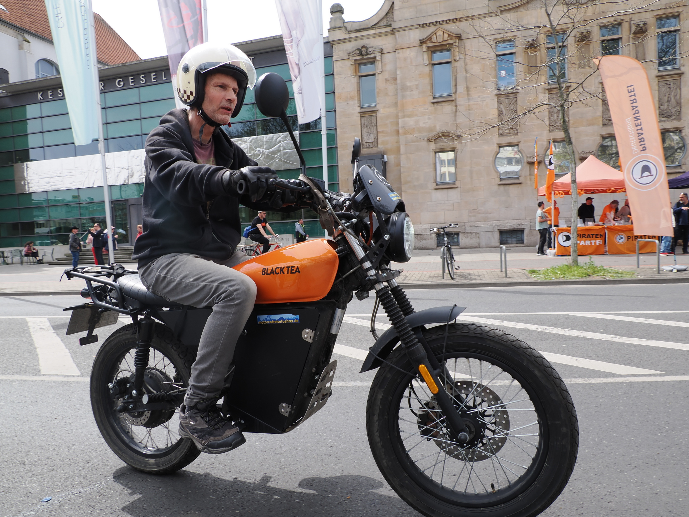 Black Tea Bonfire X Test - Motorradreisefuehrer.de | Rezensionen und ...